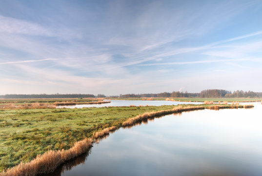Poldersloten op een frisse lentemorgen