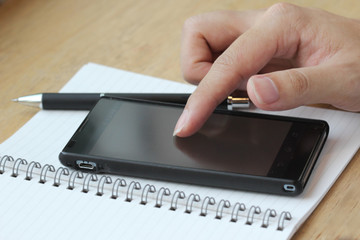  hand use smart phone