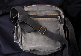 black shoulder bag