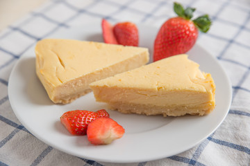 Käsekuchen mit Erdbeeren