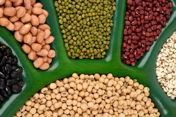 Job's tears, Soy beans, Red beans, Peanut, pine nut and green beans with the health benefits of whole grains.