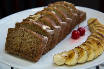 Banana cake with with fresh banana