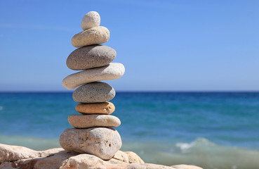  totem piedras zen playa equilibrio1245-f16 © txakel