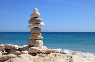  azul totem piedras zen playa equilibrio1194-f16