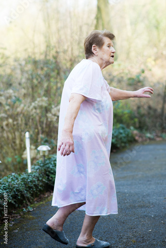 Alt frau nackt foto images 10
