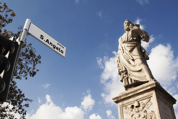 Roma, Statua di San Pietro all'inizio di ponte S. Angelo