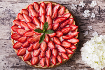 Tart with strawberries - obrazy, fototapety, plakaty