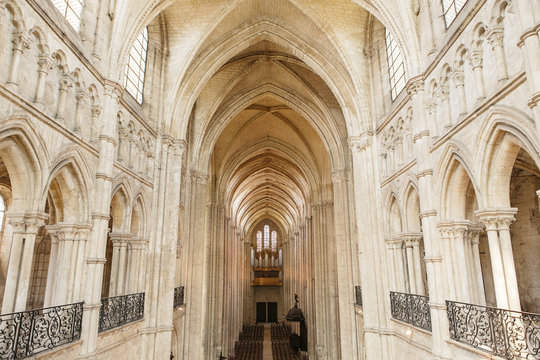 Int&eacute;rieur de la Cath&eacute;drale de Noyon