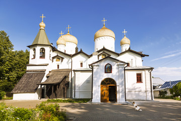 Fototapeta na wymiar Veliky Novgorod, the church of St. Philip and Nicholas. Is a rare type of twin churches, the Union of the two churches in a single architectural volume. Built in 1527