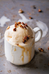 Caramel Ice cream with sauce