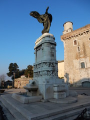 Monumento dedicato ai caduti in guerra ed  inaugurato nel 1929 dal Re Vittorio Emmanuele III.