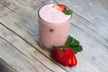 Selbstgemachter Erdbeer Milchshake
