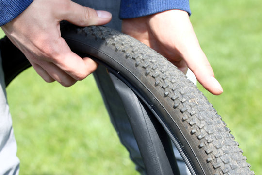Profil &uuml;ber Schlauch ziehen, Radwechsel