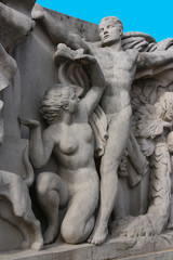 Fototapeta na wymiar Paris, statues des jardins du Trocadéro, France