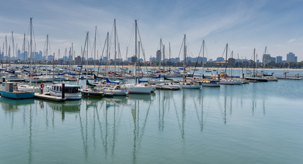 Fototapeta na wymiar St Kilda marina with Melbourne in the background