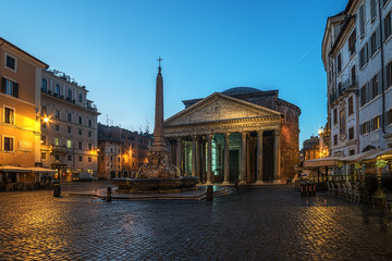 Fototapeta na wymiar Rome, Italy: The Pantheon in the sunrise