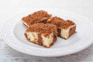 Chocolate cake filled with vanilla pudding