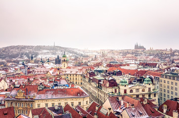 Fototapeta na wymiar Luftaufnahme von der Altstadt in Prag im Winter