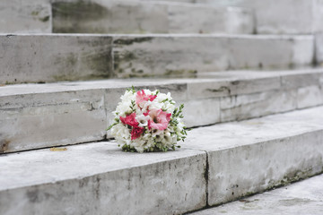 Свадебный букет из лилий