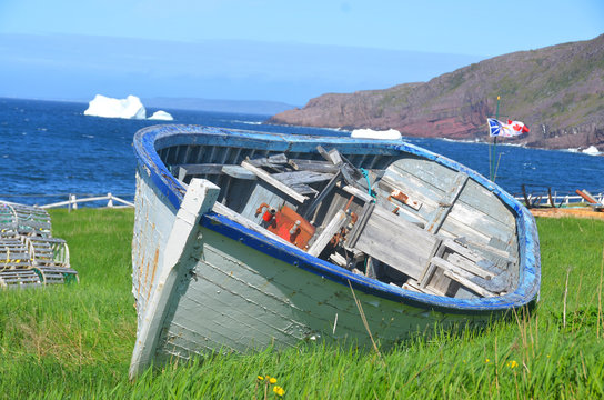 Fototapeta Old rowboat in Trinity Newfoundland. The town contains a number of buildings recognized as Registered Heritage Structures by the province.