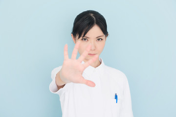 女性看護師