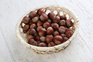 Obraz premium Hazelnuts in the basket