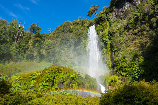 Fototapeta Salto El Leon waterfall, Pucon, Chile