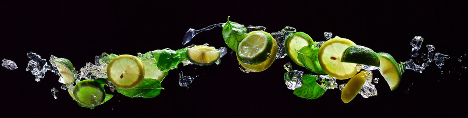 lime and lemon pieces with peppermint - obrazy, fototapety, plakaty