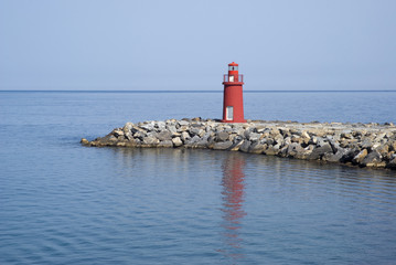 Red signal light of breakwater