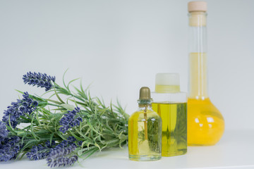 massageöl und lavendel