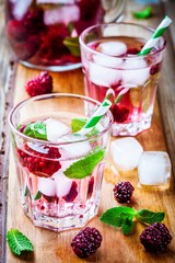 Detox water with blackberry and mint