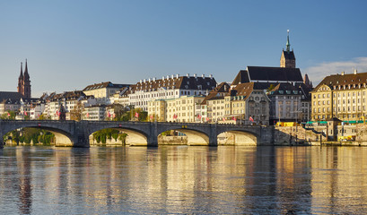 Fototapeta na wymiar Basel im Morgenlicht