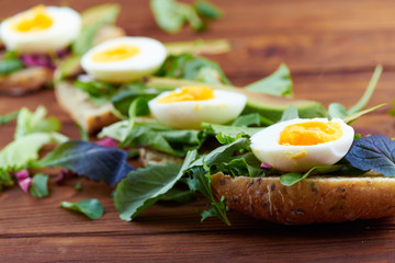 Fresh toast sandwiches with egg