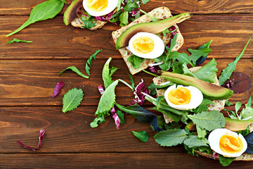 Fresh toast sandwiches with egg