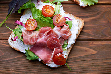 Sandwich with prosciutto