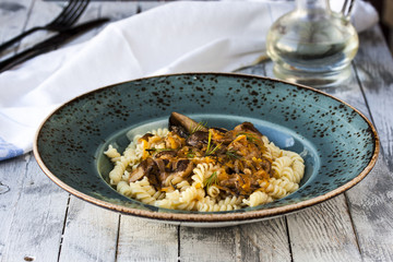 pasta with carrots and mushrooms