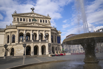 Fototapeta na wymiar Alte Oper in Frankfurt am Main, Hessen, Deutschland