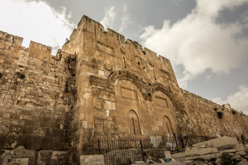 The Golden Gate is the eastern gate of the Temple Mount in Jerusalem, Israel - obrazy, fototapety, plakaty