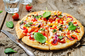 white beans, spinach, corn and tomato pizza with white beans cru
