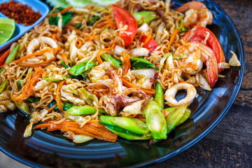 Pad thai with shrimps