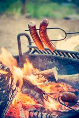 Küchenrückwand glas motiv Preparing sausages on campfire  © Mariusz Blach