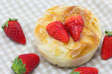 Homemade cup cake with fresh strawberries