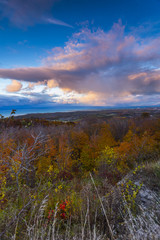 Obraz premium Scenic Mountain View at Sunset