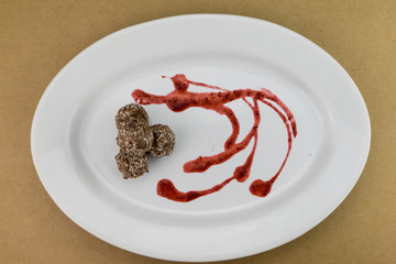 Chocolate ball / Sweet chocolate mixed hazelnut and walnut.