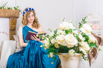 девушка в студии