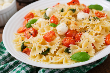 Farfalle Pasta - Caprese salad with tomato, mozzarella and basil