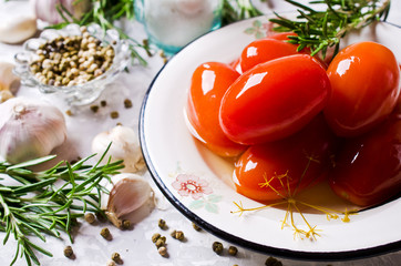 Homemade canned tomatoes