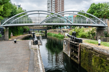 Fototapeta premium Regent's Canal, north of Paddington Basin. London, England.