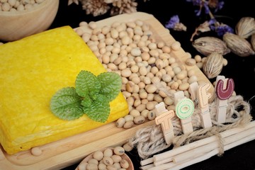 Tofu and soybeans is delicious.