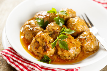 Meatballs in tomato sauce